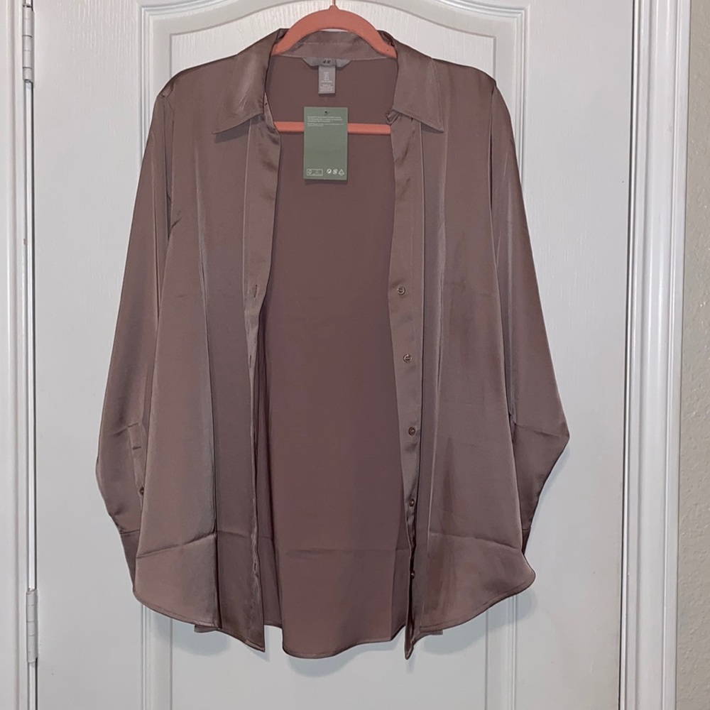 NWT ROSE GOLD SILKY BLOUSE - Picture 4 of 8